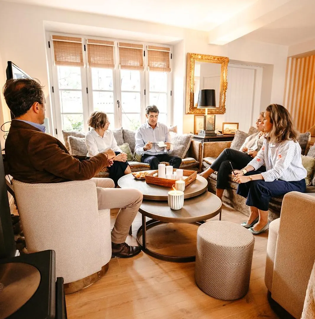 Les Chambres Des Gabariers, Les Pieds Dans L'Eau Pleudihen-sur-Rance Bed & Breakfast